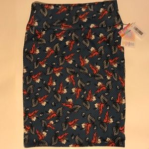 NWT LuLaRoe Size S Small Cassie Pencil Skirt